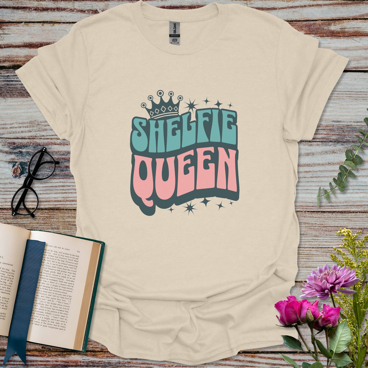 Shelfie Queen T-shirt