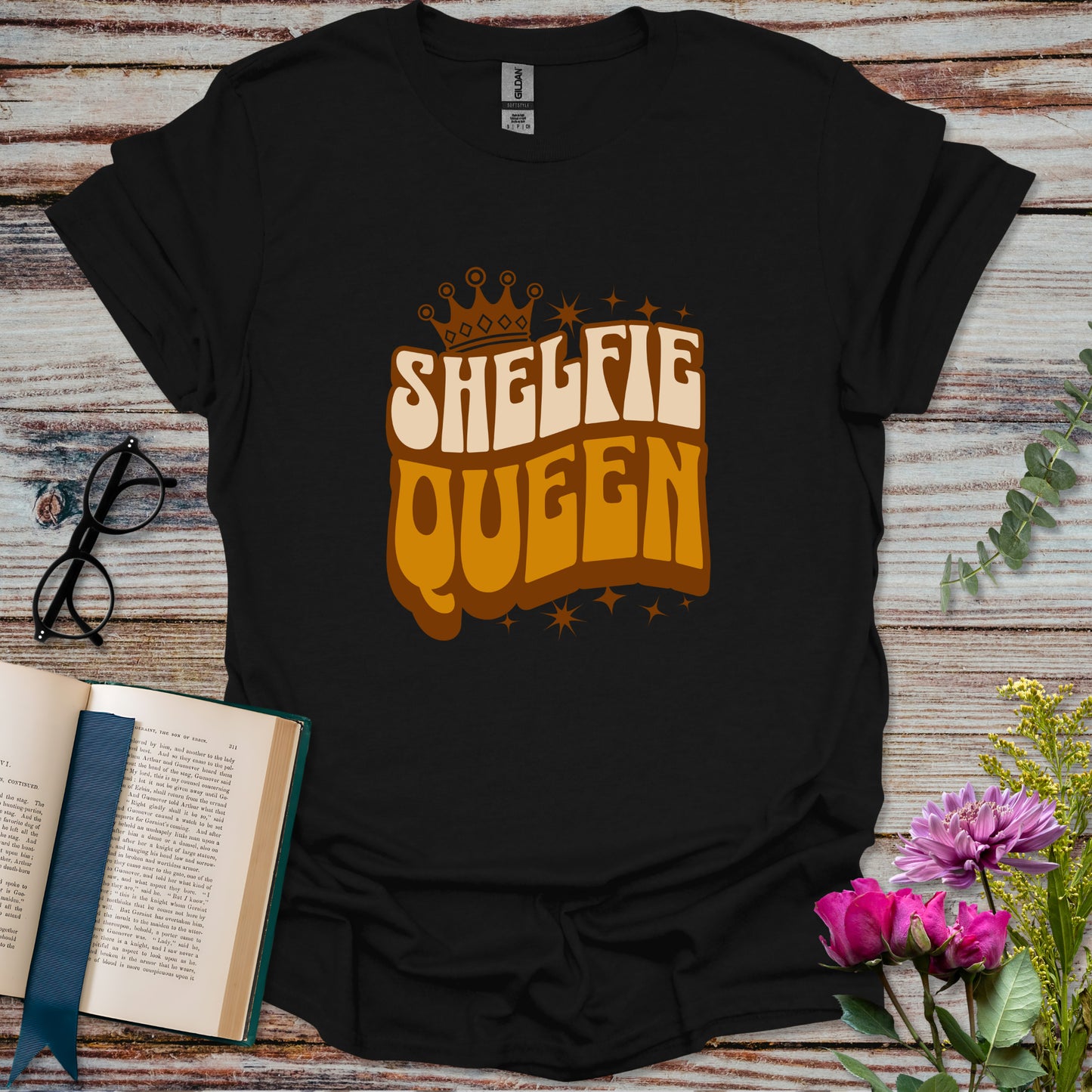 Shelfie Queen T-shirt