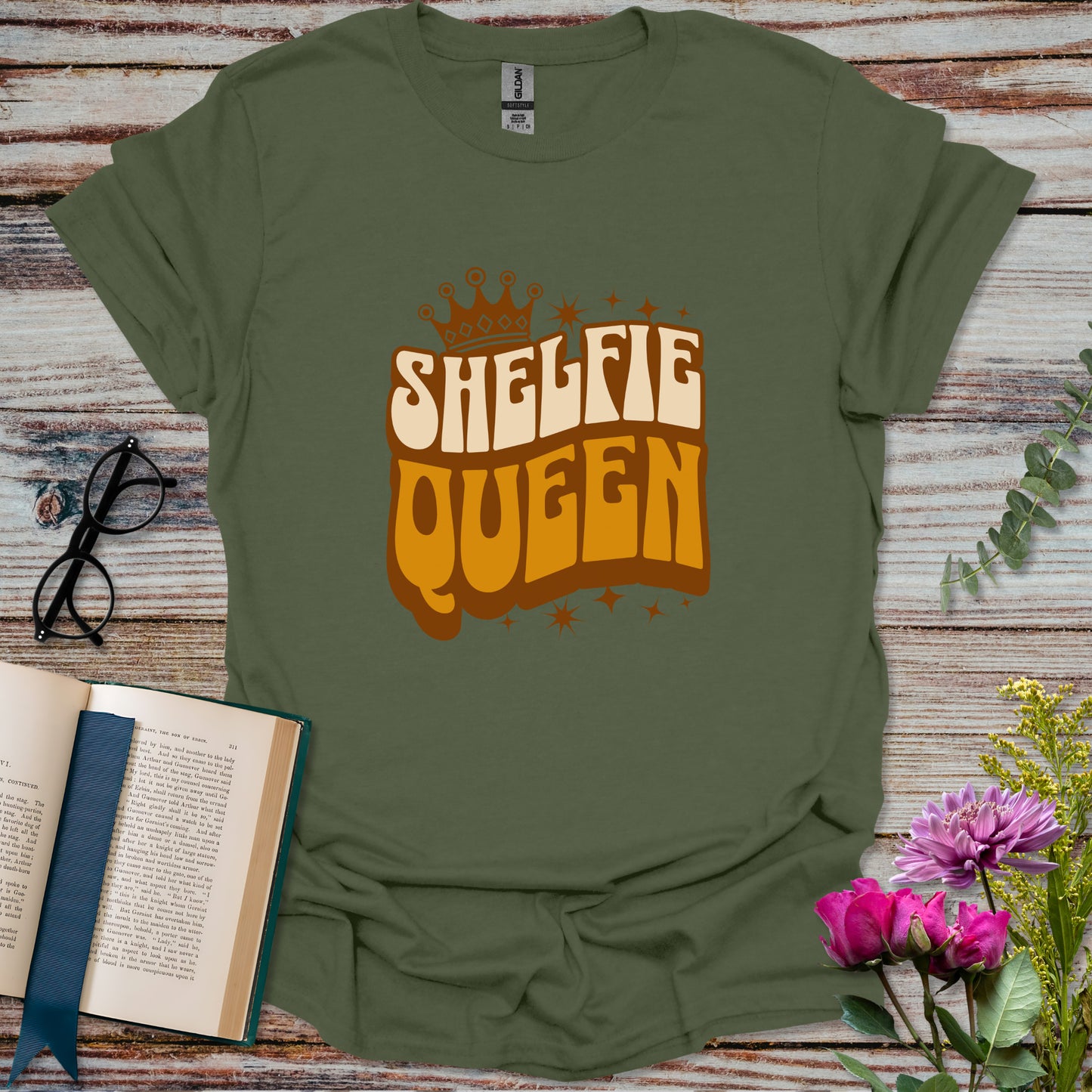 Shelfie Queen T-shirt