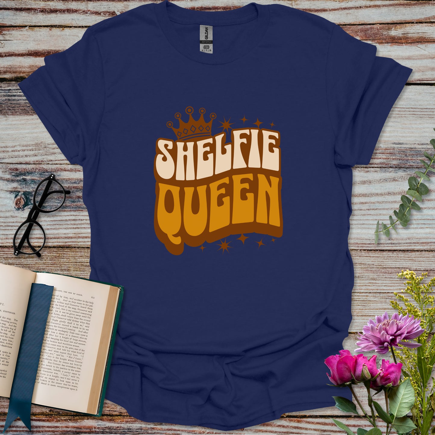 Shelfie Queen T-shirt