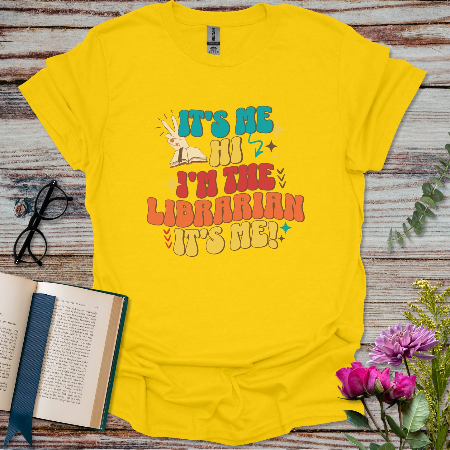 It's Me Hi I'm the Librarian T-shirt