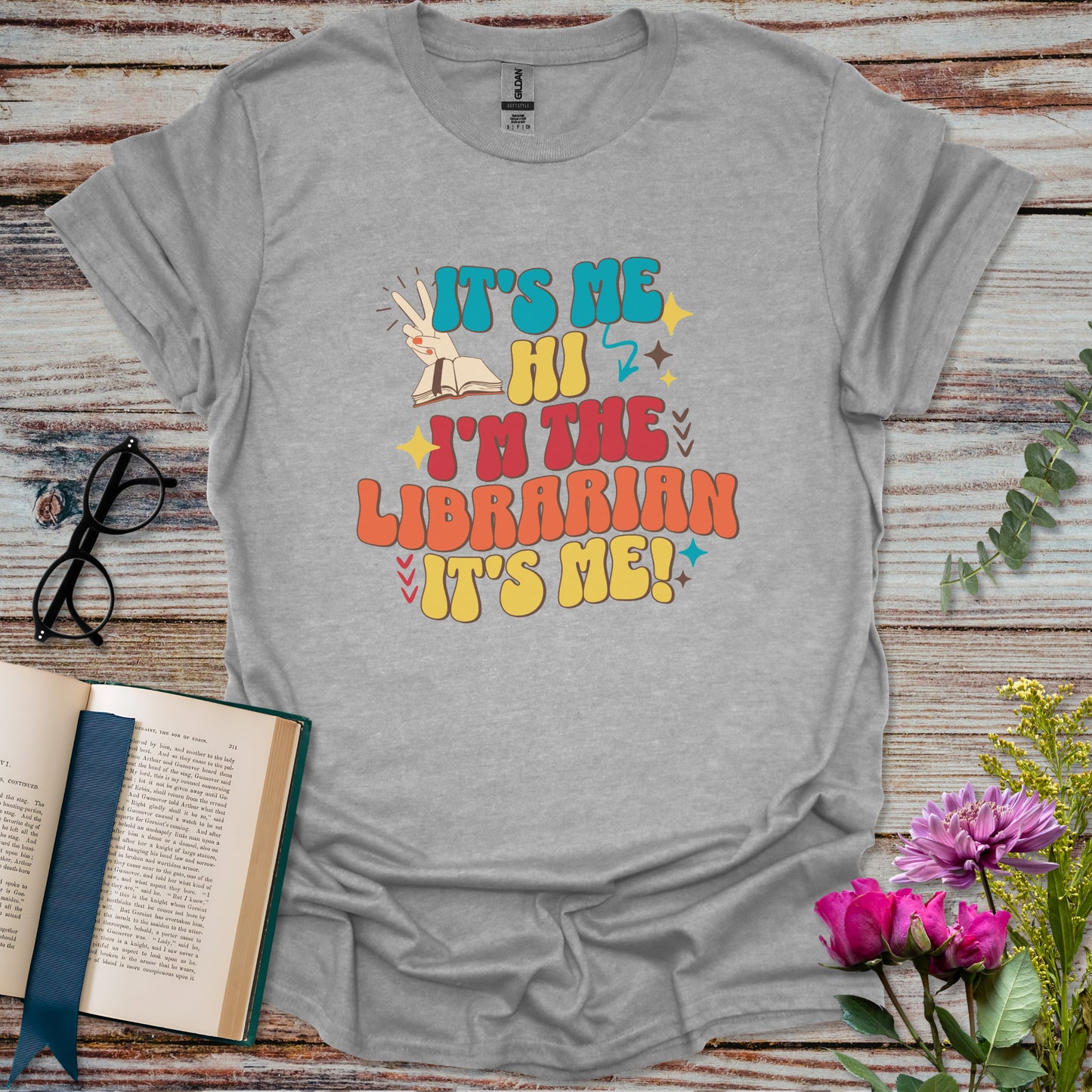 It's Me Hi I'm the Librarian T-shirt