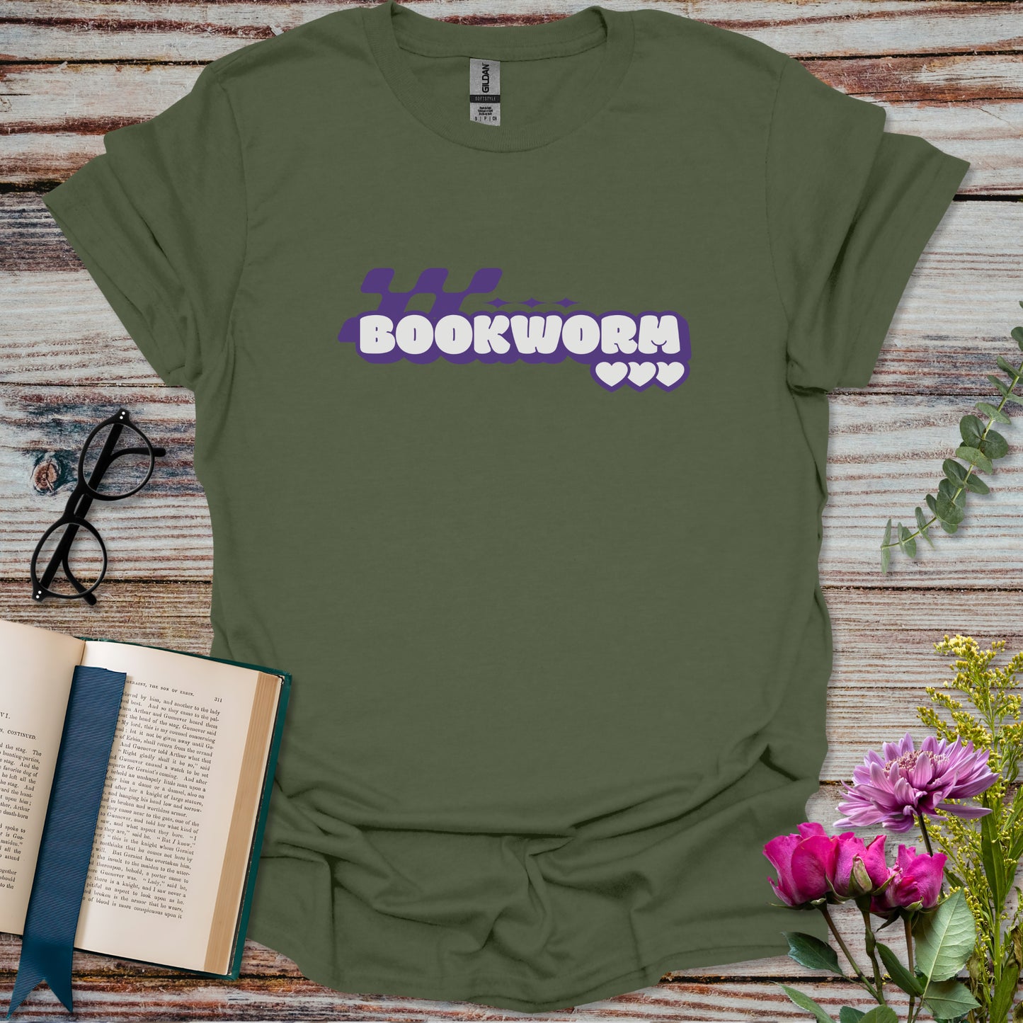 Bookworm - Retro T-shirt