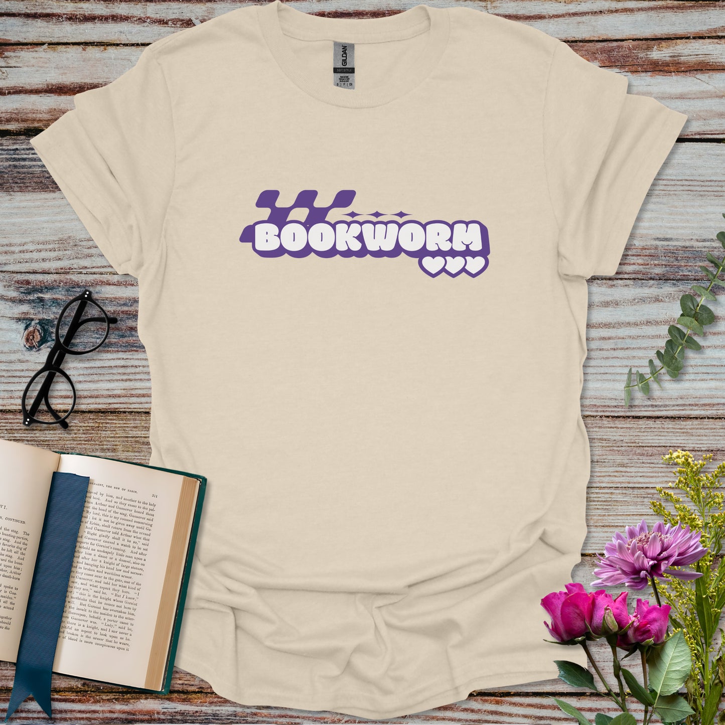 Bookworm - Retro T-shirt