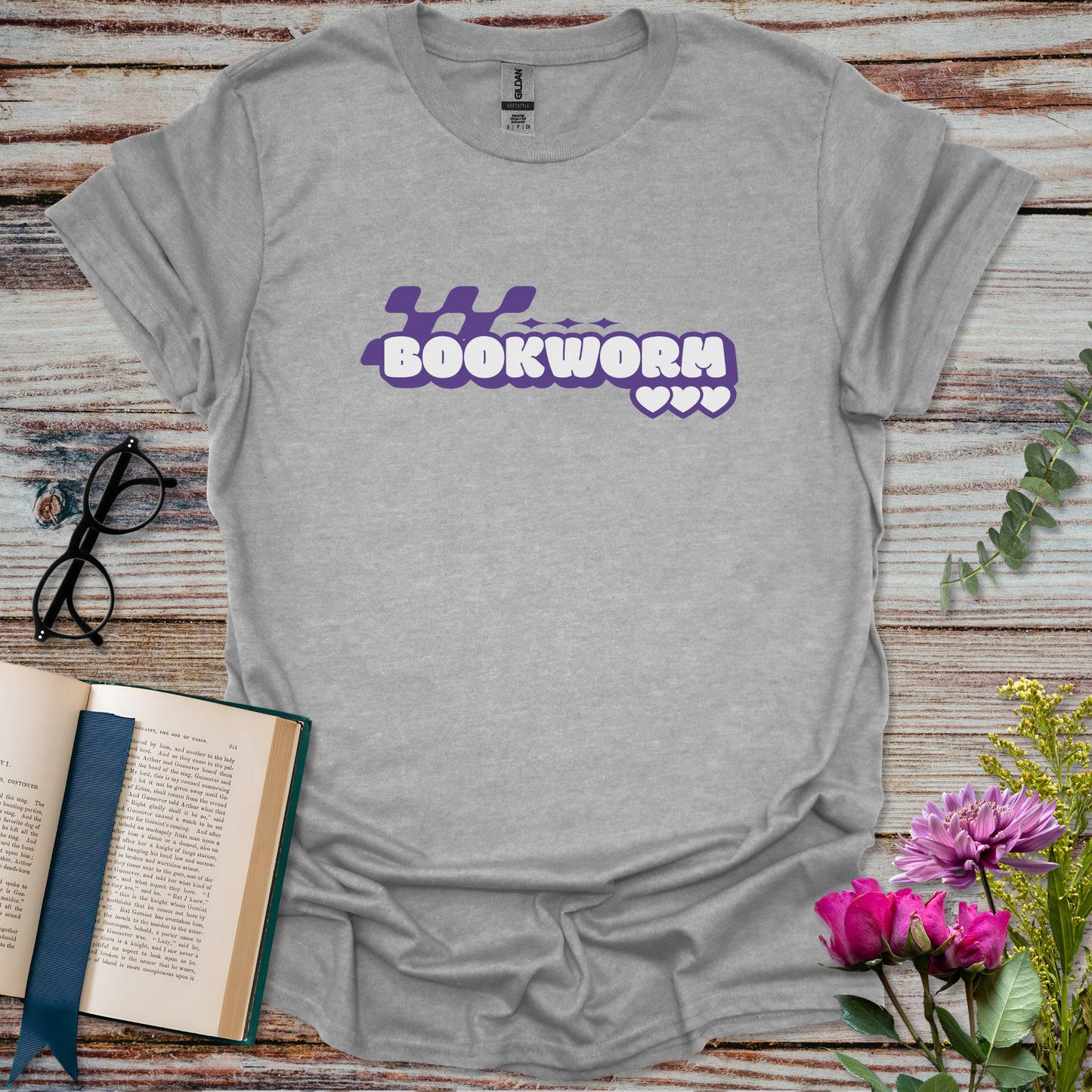 Bookworm - Retro T-shirt