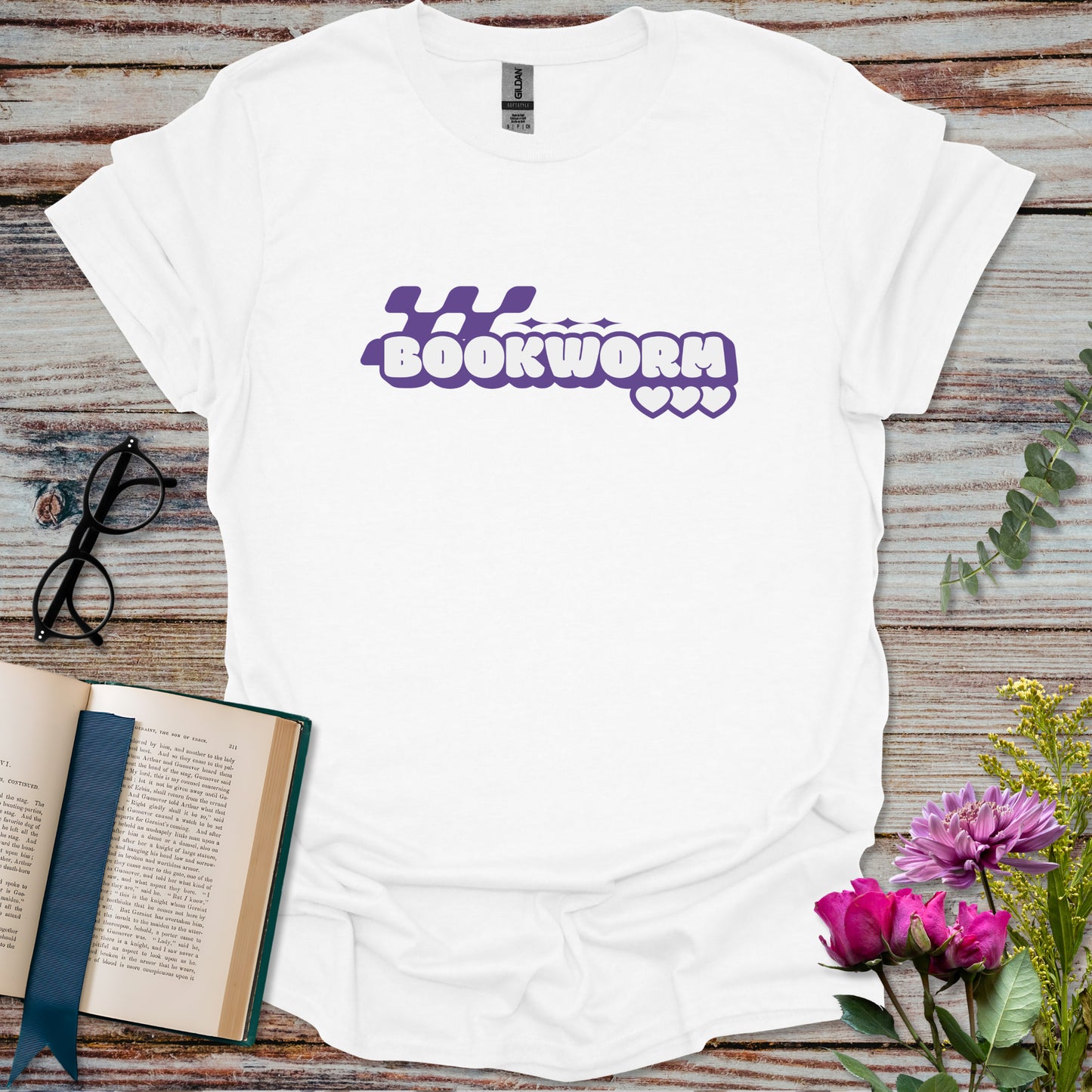 Bookworm - Retro T-shirt