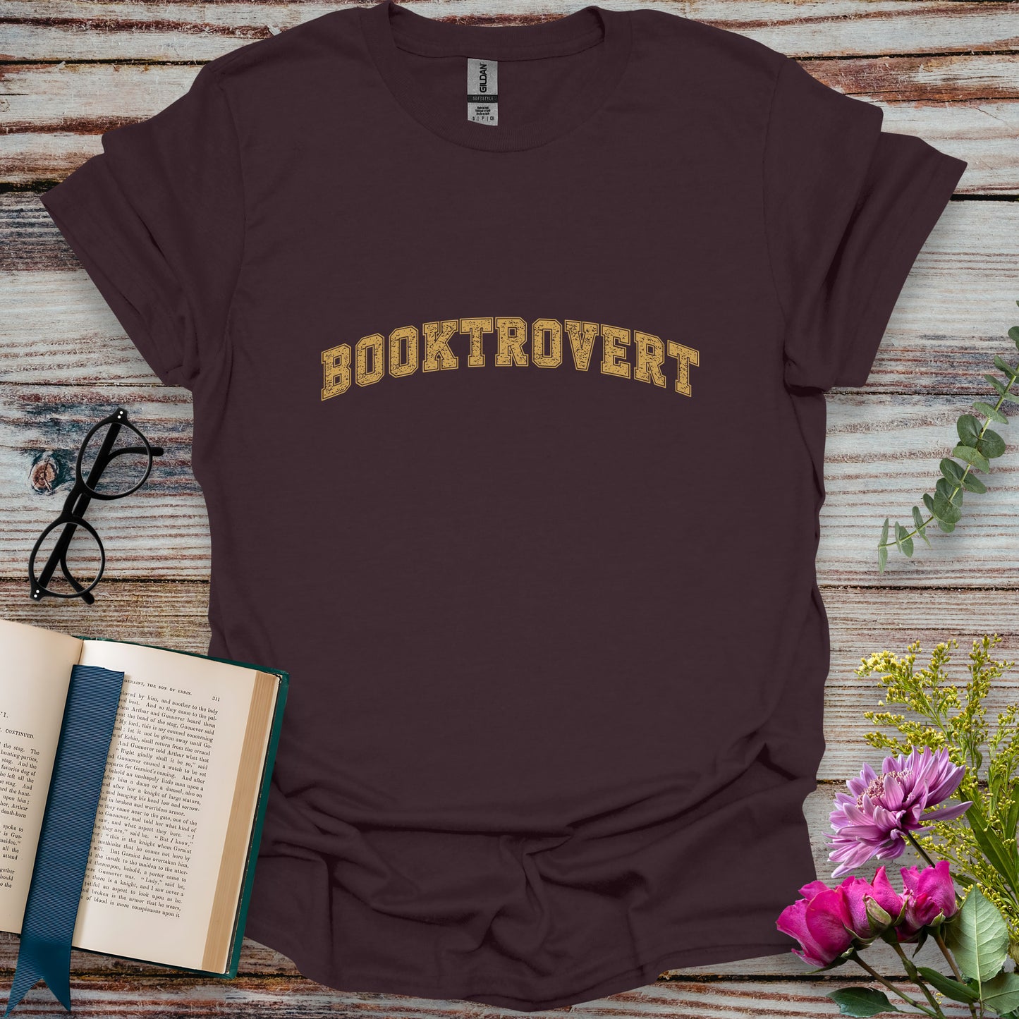 Booktrovert T-shirt