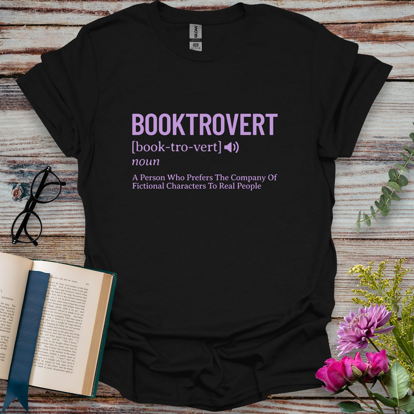 Booktrovert Definition T-shirt