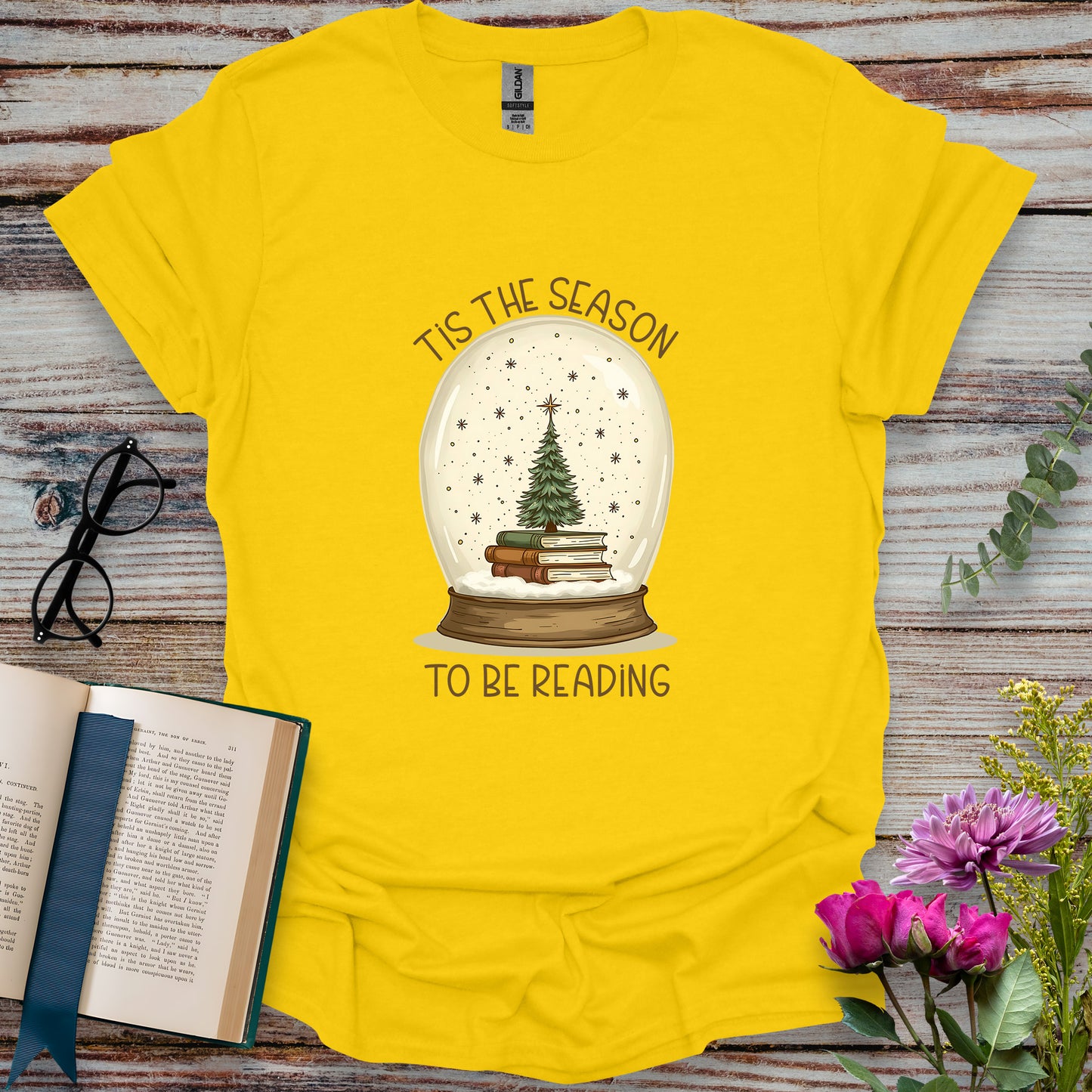 Tis the Season to Be Reading T-shirt