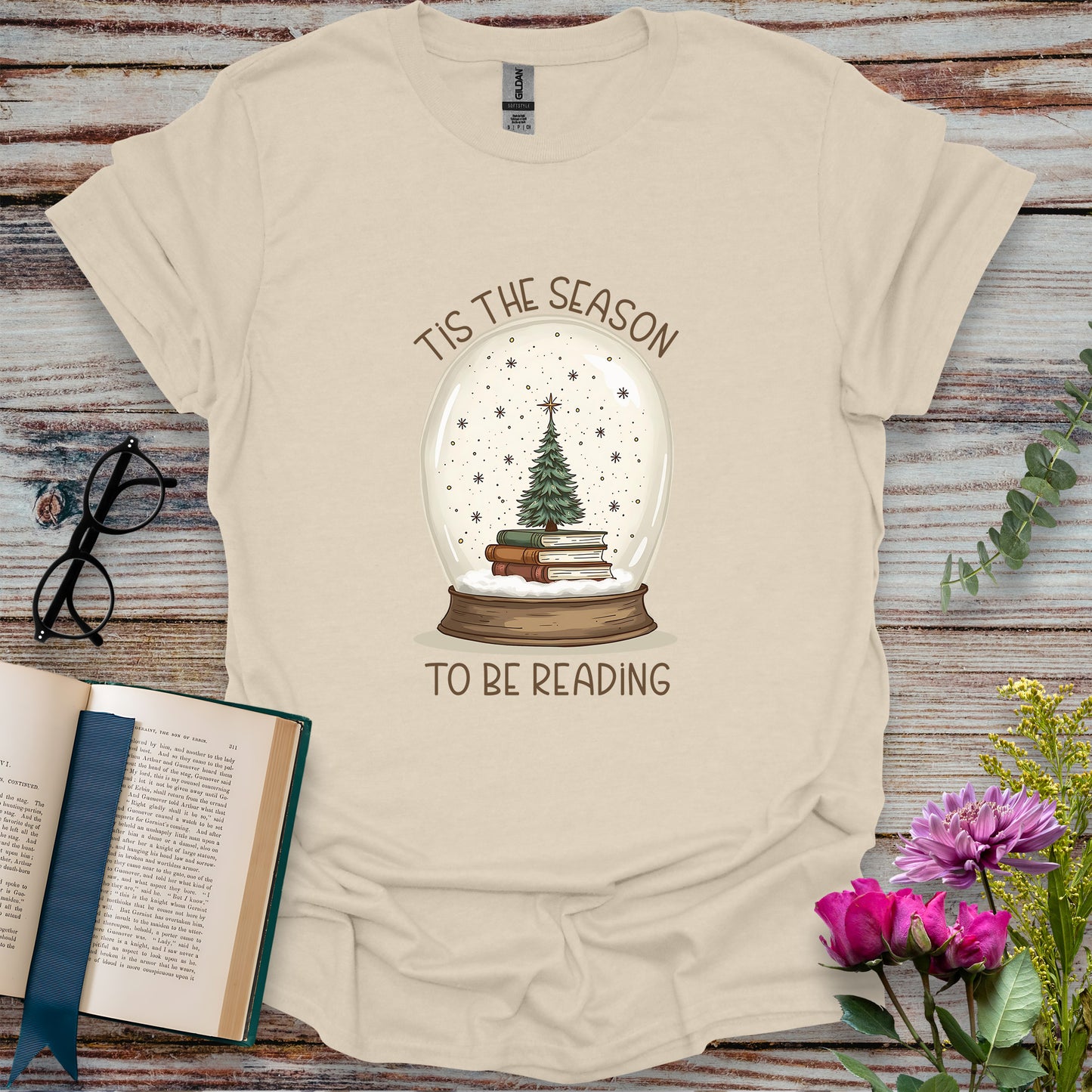 Tis the Season to Be Reading T-shirt