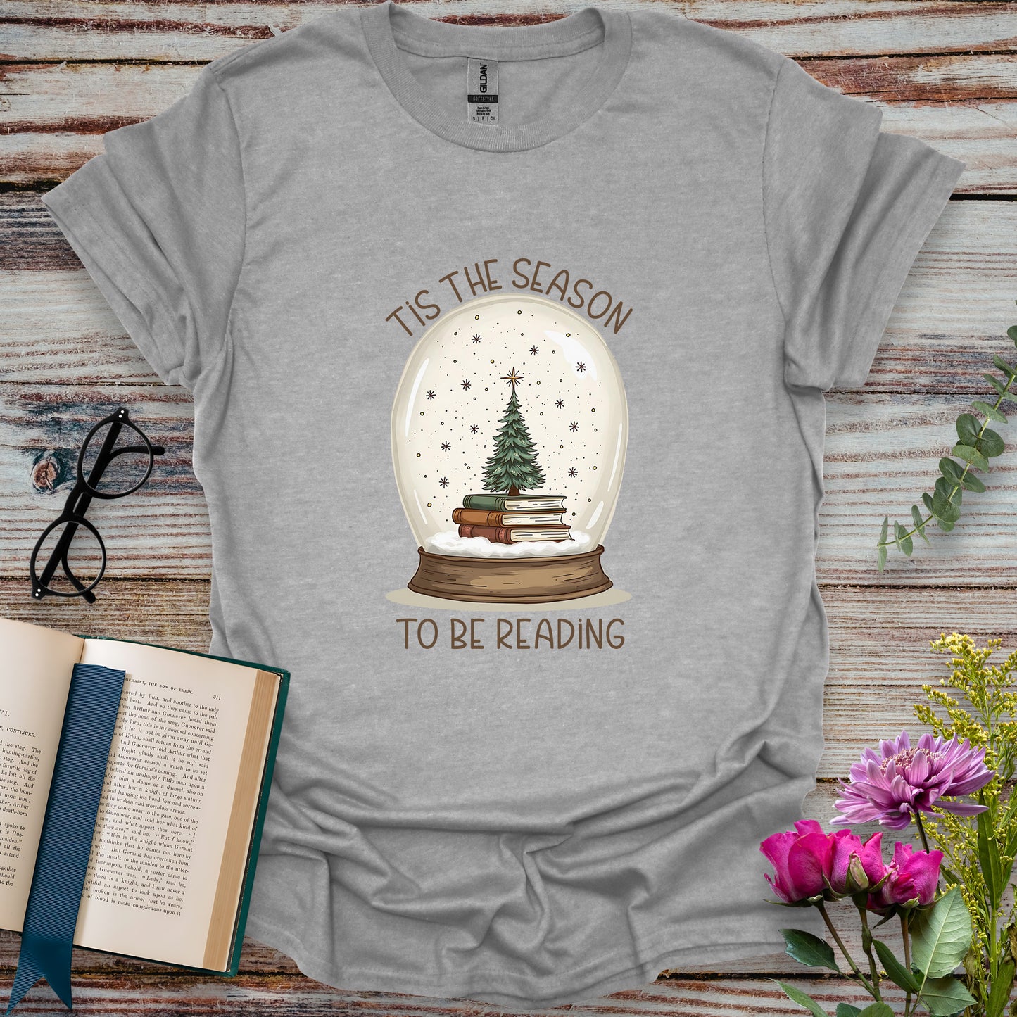 Tis the Season to Be Reading T-shirt