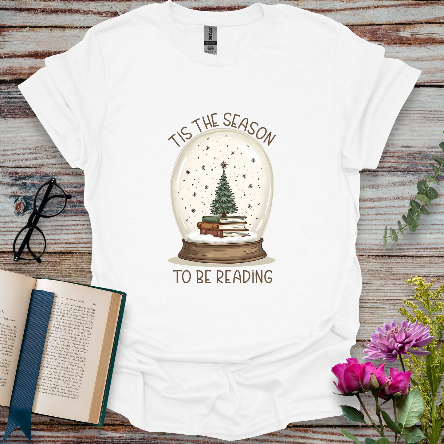 Tis the Season to Be Reading T-shirt