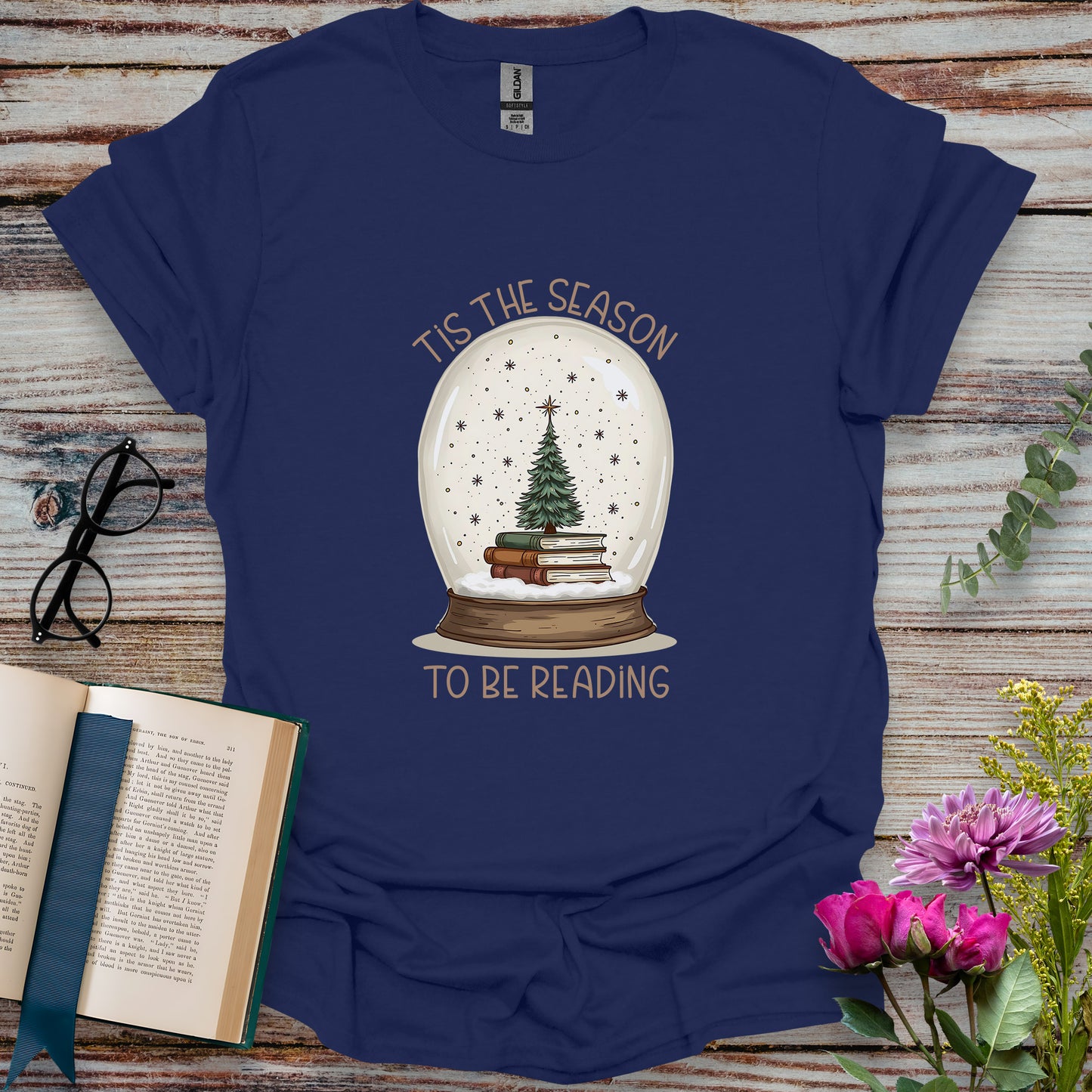 Tis the Season to Be Reading T-shirt